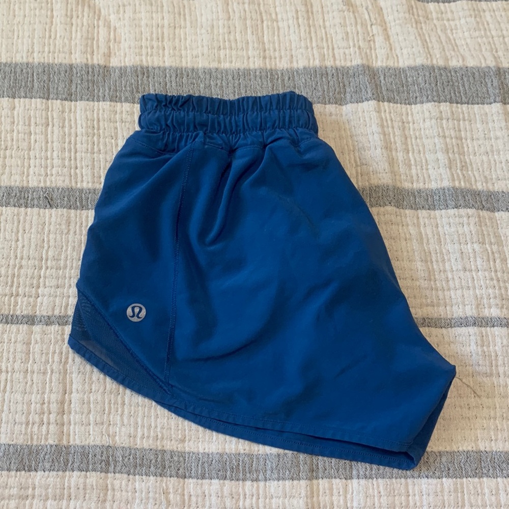 Blue 2.5” lululemon Hotty hot shorts